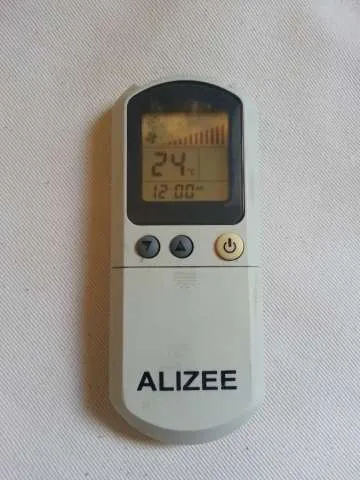 Aparate aer conditionat,servicii complete,montaj,revizii tehnice,igenizari,incarcari cu fr - Imaginea 4