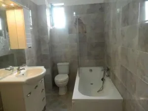 vand apartament 2 camere