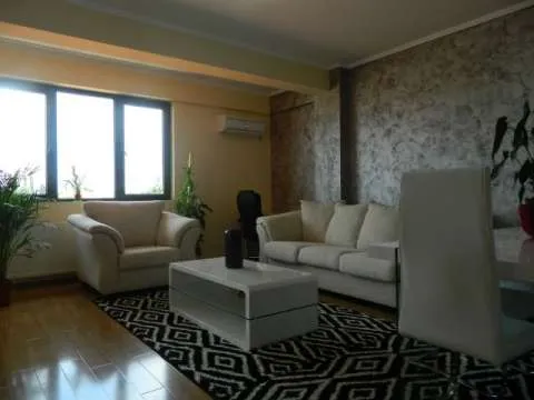 vand apartament 2 camere - Imaginea 2