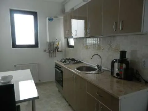 vand apartament 2 camere - Imaginea 7