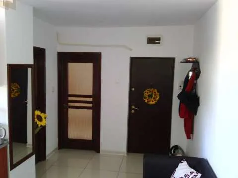 vand apartament 2 camere 62mp zona centrala - Imaginea 4