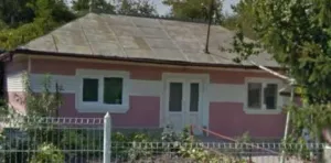 Vand  casa cu 3 camere 