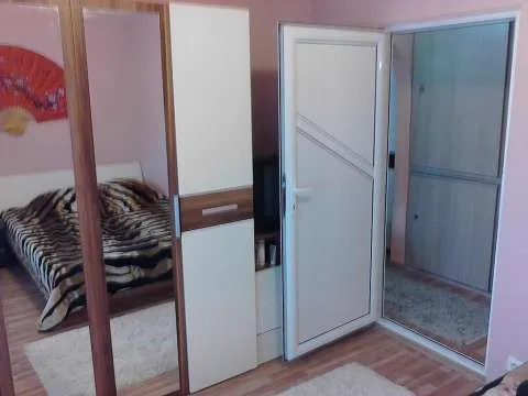 Vand ap. 2 camere Brosteni - Imaginea 4