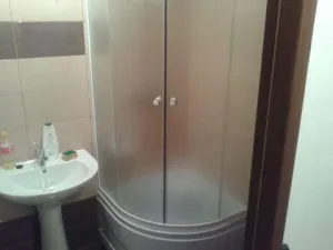 oferim locuri de cazare pentru baieti