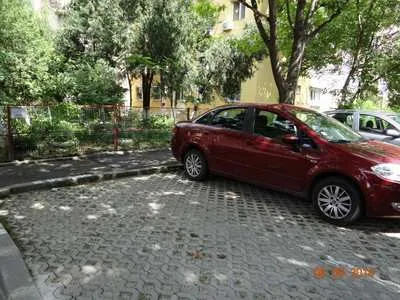 vand apartament 2 camere - Imaginea 1