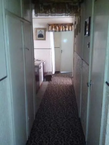 apartament 3  camere  decomandat nemodificat-Cugir- - Imaginea 3