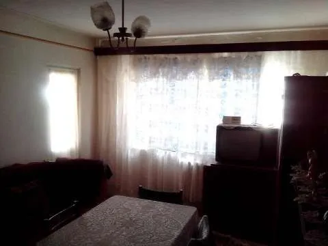 apartament 3  camere  decomandat nemodificat-Cugir- - Imaginea 6