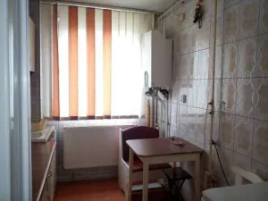 inchiriez apartament cu 2 camere