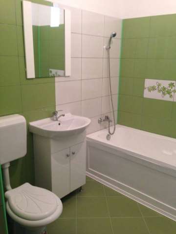 vand apartament zona jiului damaroaia 5