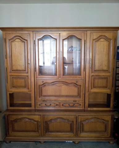 Vitrinina, lemn masiv stejar, export Germania, cu bar