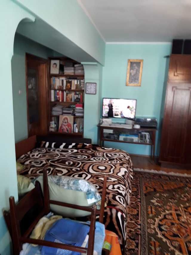 oferim spre vanzare un apartament cochet si comod cu 2 camere 8