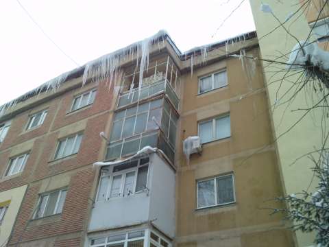  Deszapezire turturi de gheata