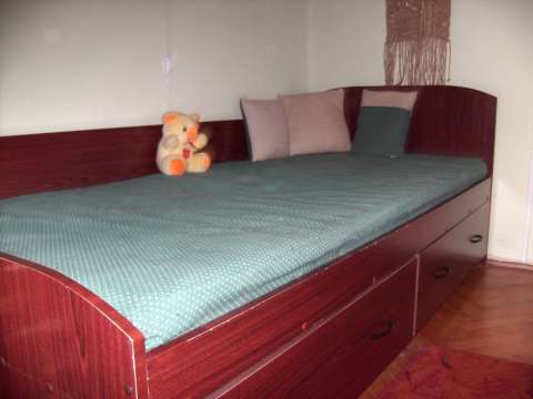 De vanzare doua paturi de o persoana