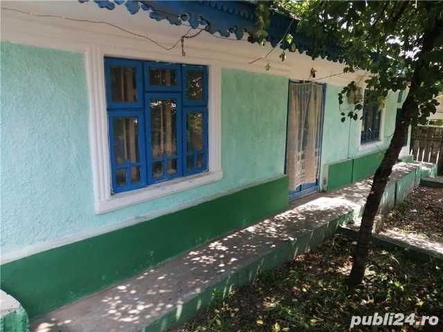 vand casa batraneasca locuibila in comuna nicoresti, sat sarbi. 9