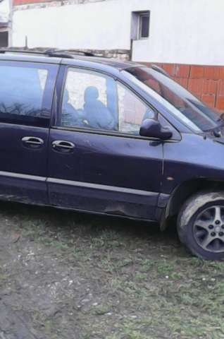 vand chrysler voyager usor avariat 1