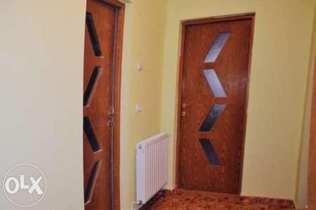 vand apartament cu 1 camera confort 1, 42 mp situat in localitatea reghin str castanilor bl. 2, sc. 1, ap1. 4