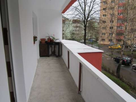 inchiriez apartament 3 camere racadau 9