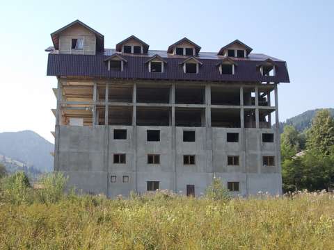 hotel, valea caselor 2