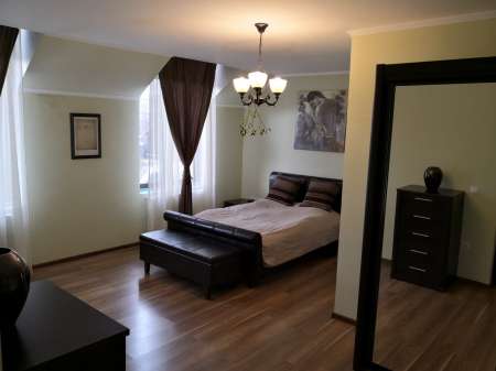 proprietar vand vila / casa sfantu gheorghe 3