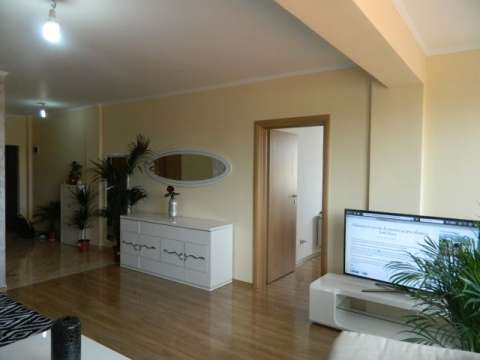 vand apartament 2 camere 3