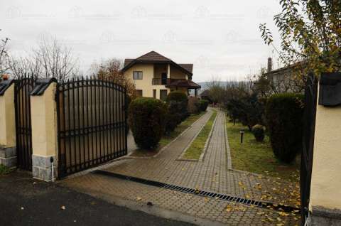 De vanzare Vila Bacia , 15 min de Deva