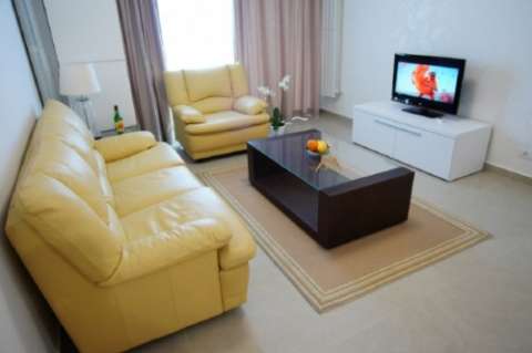 new offer! inchiriez apartament 3 camere, pret 449 euro mamaia, zona vega 3