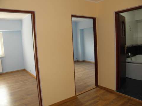 onesti, de vanzare apartament 3 camere decomandate zona de sus - bloc nou 4