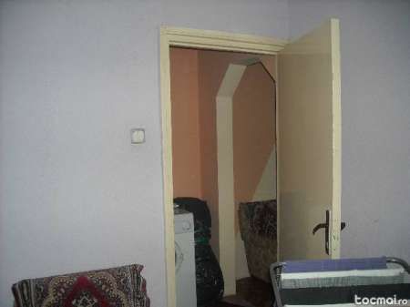 vand apartament cu 2 camere in dej 3