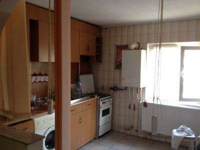 apartament 2 camere, etaj 1/ 4, confort 1, decomndat 3