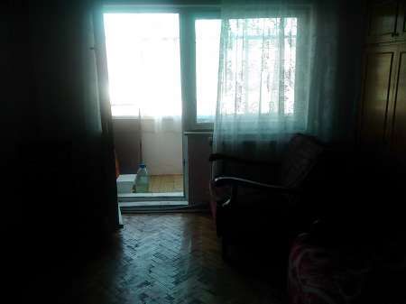 vand apartament 3 camere etaj 1, zona cec 4