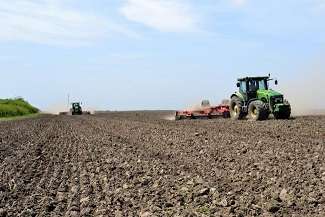 Teren arabil , 1 hectar  , Gura Vaii, Stanilesti , alaturi de stana lui IANCU