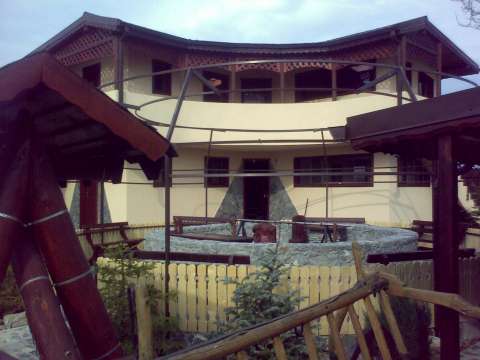 OCAZIE!!!Pensiune si restaurant.AFACERE!!!