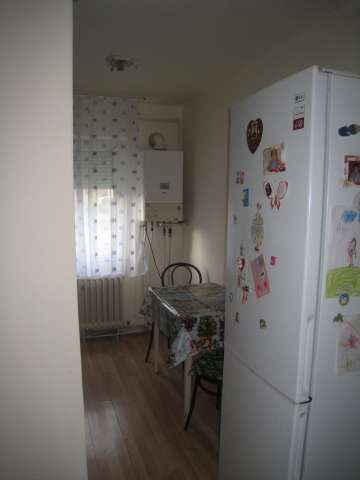 proprietar vand apartament 2 camere 3