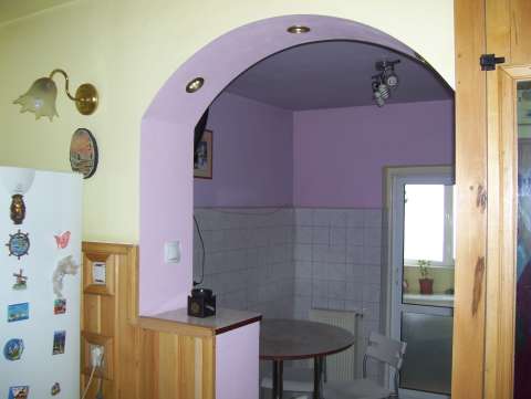 proprietar, vand apartament 3 camere; ultracentral; decomandat campina 3