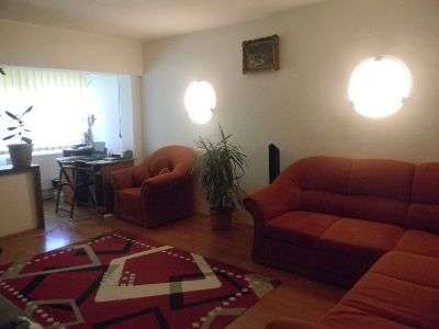 apartamt 3 camere, et. 1/ 4, 75 mp utili, decomandat 1