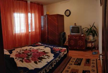 apartament cu 3 camere de vanzare in targu frumos pe strada bogdan- voda. 5