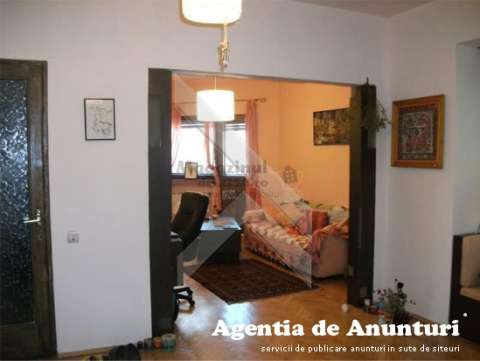 Vand ap. 3 camere, decomandat, renovat exceptional Piata Kogalniceanu