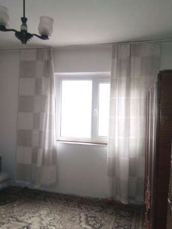 vand apartament 2 camere , decomandat in brezoi 1