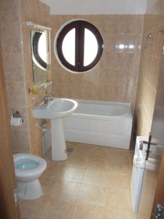 inchiriez apartament 2 camere - open space, zona billa 6