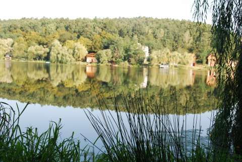 cabana lac mujdeni in loc deosebit 2