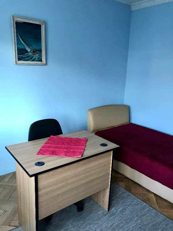 inchiriez apartament cu 2 camere, deva 3