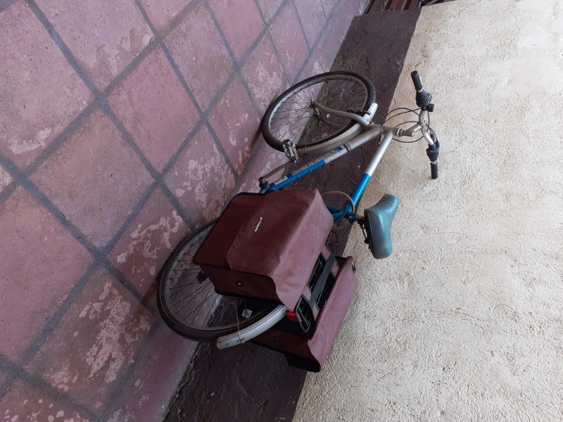 vand bicicleta trekking, utilizata, cu 2 cutii depozitare 1