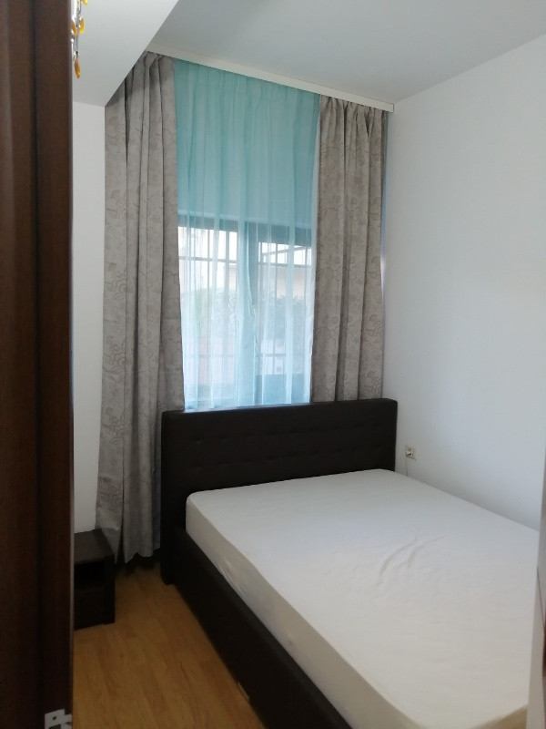 inchiriez apartament 2 camere bloc nou city mall soveja 4