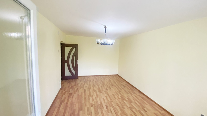 vand apartament 4 camere decomandat si doua bai republicii 3