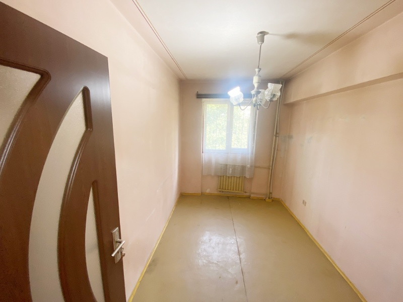 vand apartament 4 camere decomandat si doua bai republicii 5