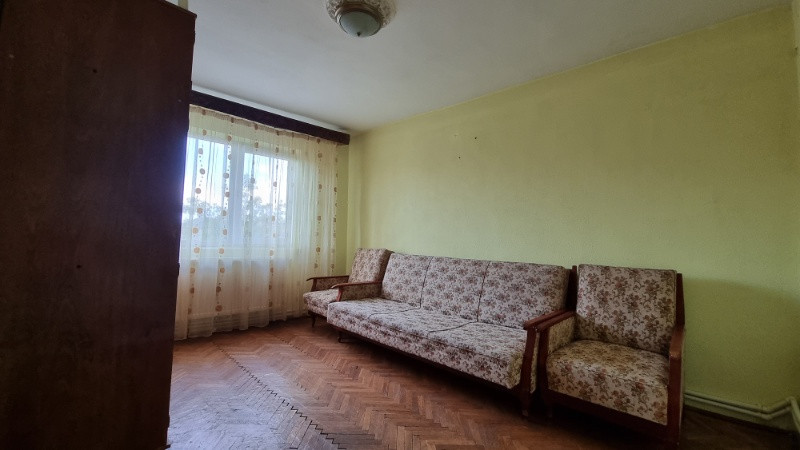 vand apartament 3 camere, fetesti- gara, zona centrala. 5