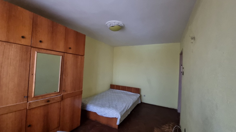 vand apartament 3 camere, fetesti- gara, zona centrala. 6