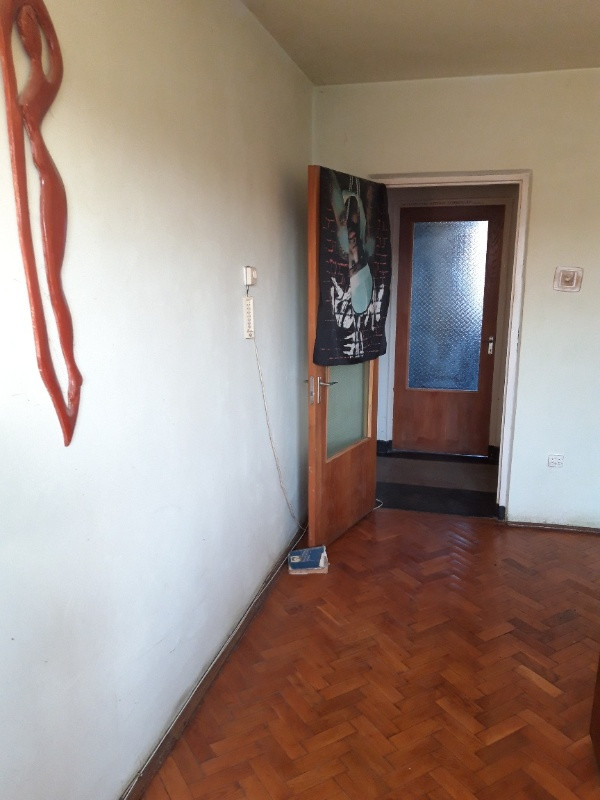 vanzare apartament 3 camere, etaj 4, str. unirii ( micro) 5