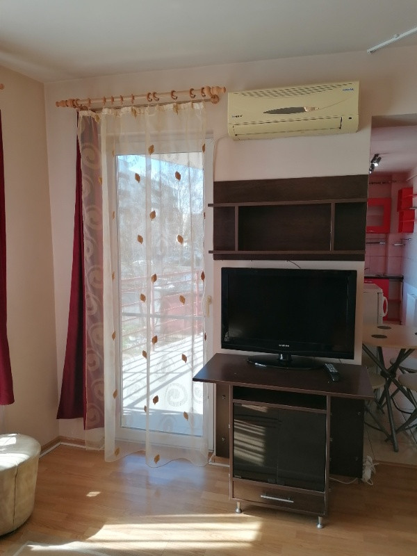 dau in chirie apartament cu 1 camera in catr. zorilor, str. sighisoarei 6