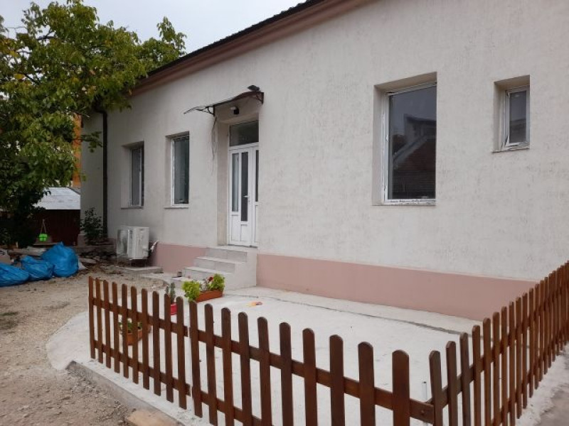 p. f. vand casa lux ultracentral 1